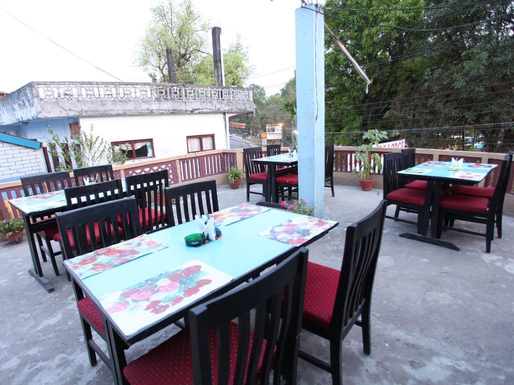 Trekkers Lodge Pokhara Eksteriør billede