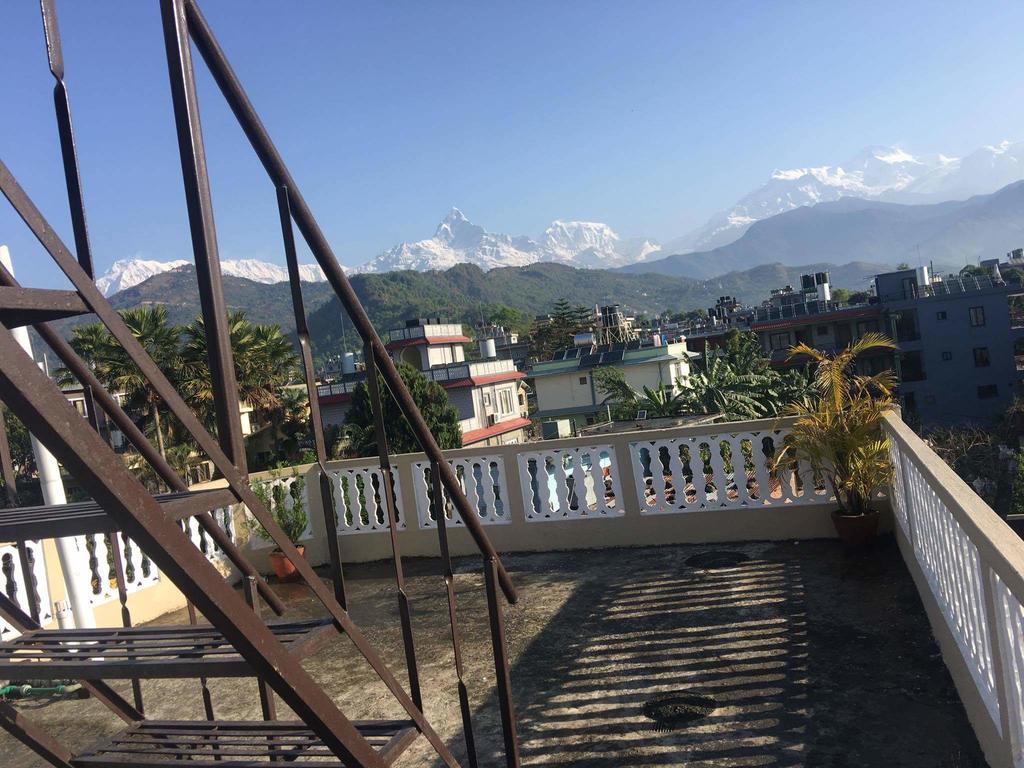 Trekkers Lodge Pokhara Eksteriør billede